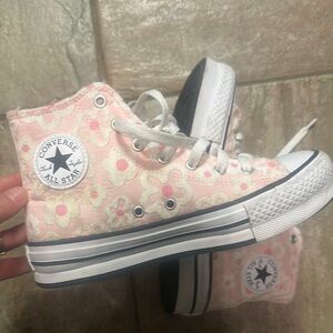 Chuck Taylor All Star Lift Platform Flower Embroidery